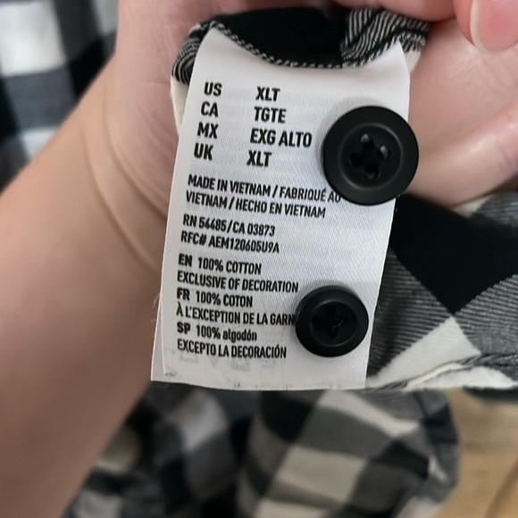 American Eagle size XLT black and white buffalo plaid button down shirt - Picture 4 of 7